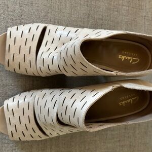 Clark’s Nude thick heel bootie